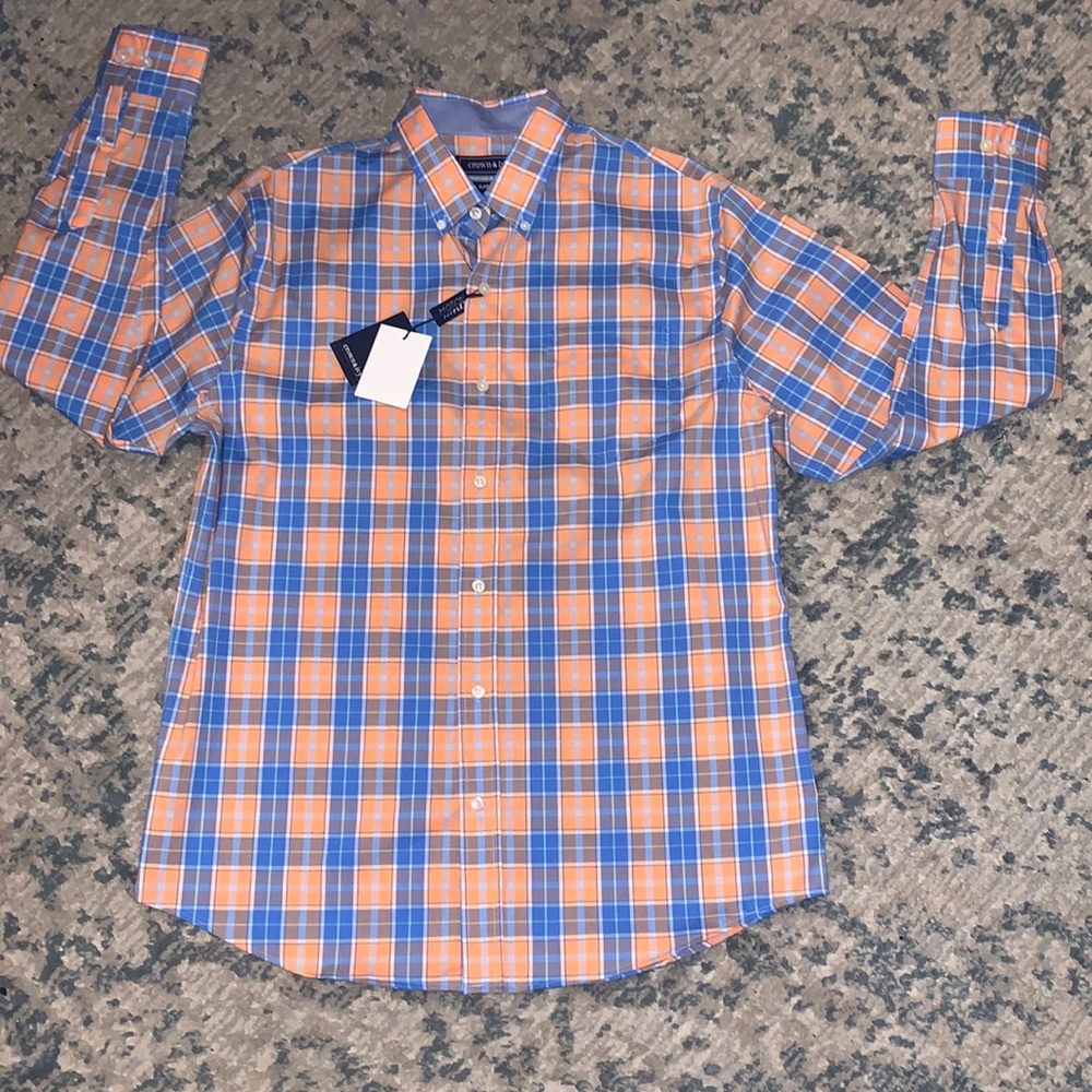 NWT Crown and ivy men’s button-down shirt